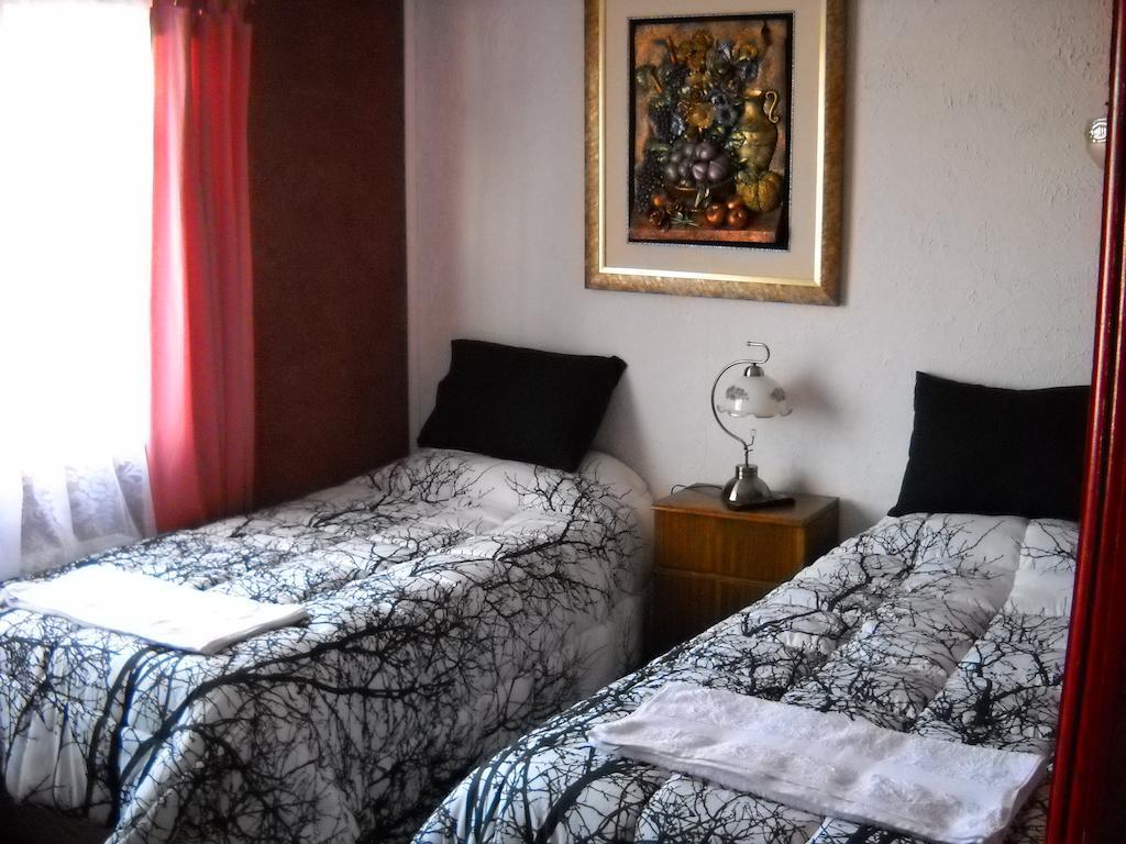 Hostal Parediso Πούντα Αρένας Δωμάτιο φωτογραφία